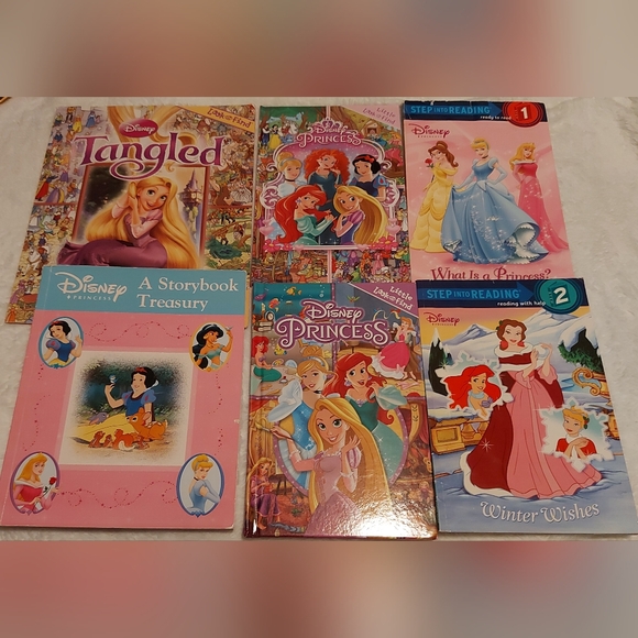 **3 Listings $20**                    Disney Princess books x 6 - Picture 1 of 1
